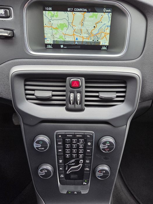 Volvo V40, 2.0 D, Momentum, 2015