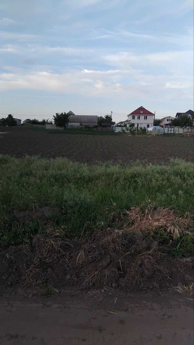 Продаж земельної ділянки в с. Слобода по вулиці Лісовій