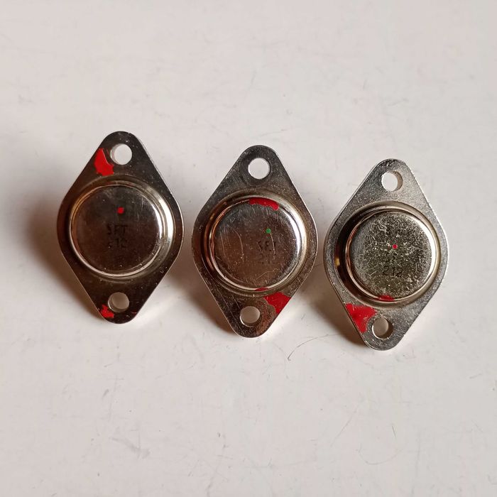 Tranzystor SFT 212 3szt.