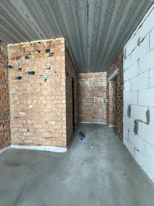 Продам НАЙДЕШВУ СТУДІЮ НА ГАЗУ !!! 26,5 м2 з великими панорамними вікнами !Власна набережна .ДЕРЖПРОГРАМИ ! Без комісіі для покупця .