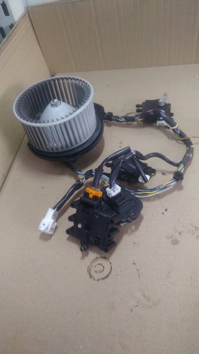 / Mazda 6 II GH dmuchawa rezystor dmuchawy wiązka silniczek