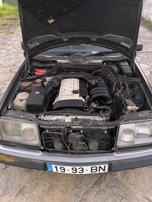 Mercedes W124 320E