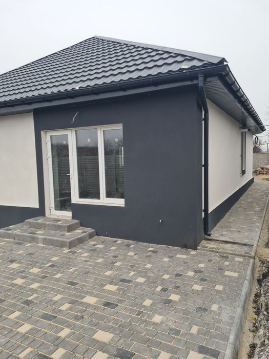 Продам новый дом в Усатово-1 с гаражом и ремонтом!