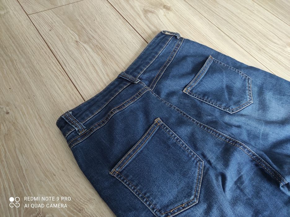 Jeansy damskie Missguided