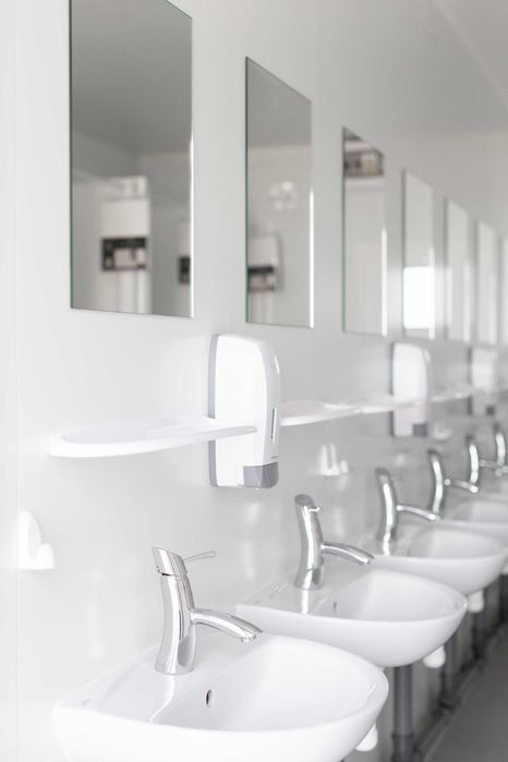 kontener sanitarny, kontener, kontener toalety, pisuary, umywalka