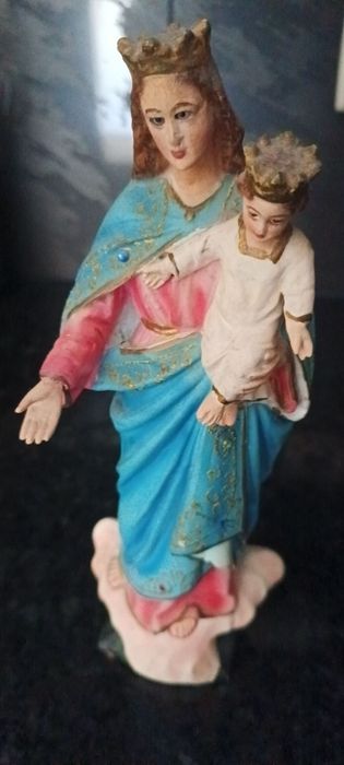 Figuras de santos em terracota