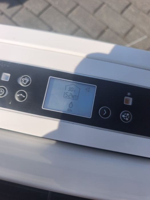 Osuszacz powietrza domowy Blyss 16 l/24 h 300W zasięg 30m2 Polecam