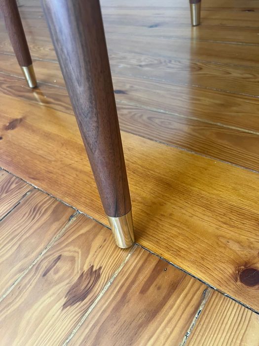 Cadeira madeira e veludo rosa suave