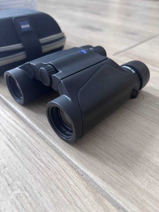 Бінокль Zeiss Terra ED Pocket 8x25 Black