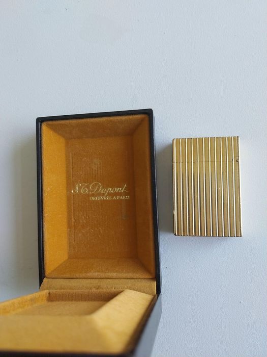 Isqueiro Dupont plaqueado a ouro
