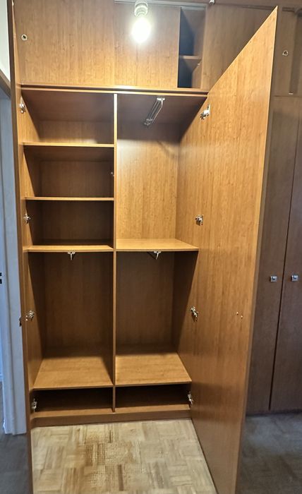 Roupeiro Usado - Madeira