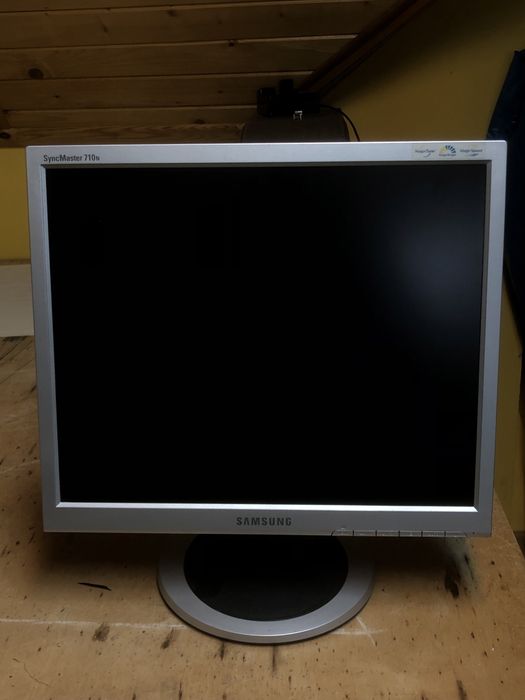 Monitor SyncMaster 710n