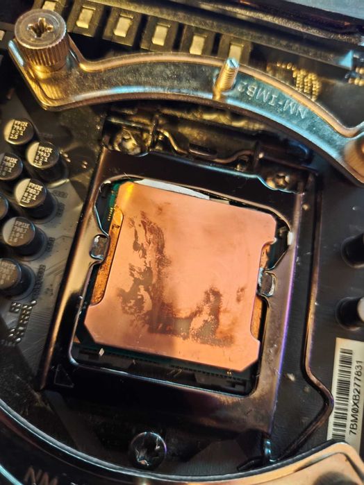 Sprzedam komplet Z370 + i9-9900KF + NH-D15, gotowy do działania.