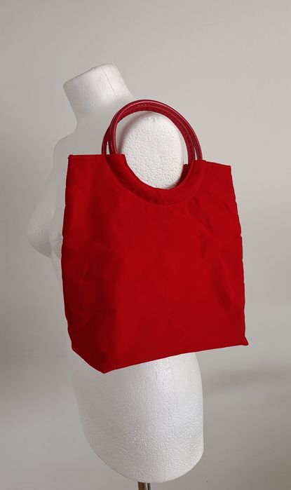 Czerwona torebka do ręki