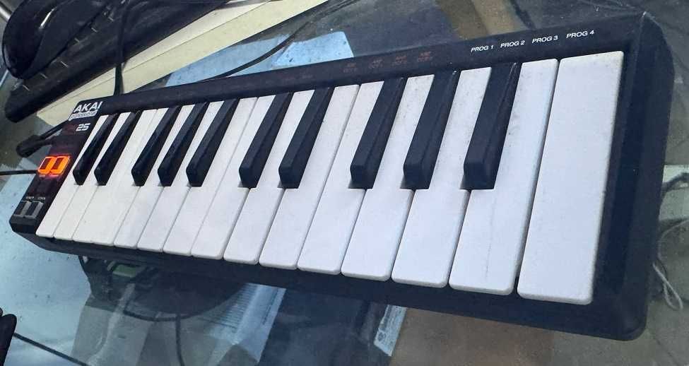 Teclado Midi AKAI LPK 25