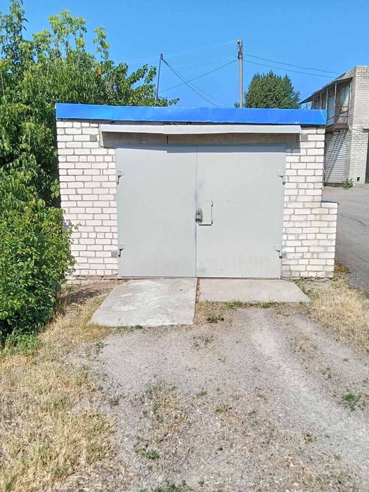 Продам гараж приватизований біля кооперативу Хвиля