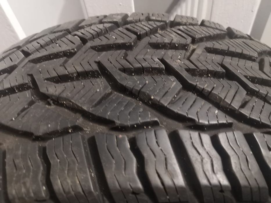 Opony zimowe Kormoran 2szt 225/45 r17 cena 380