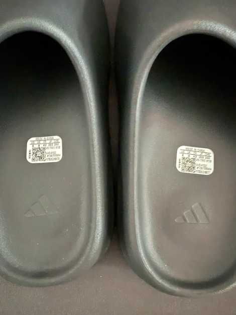 Buty Yeezy, czarne R.44.5