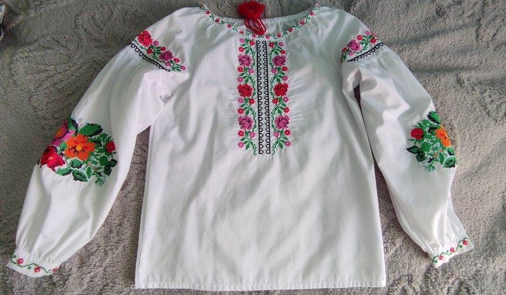 Вишиванка на дівчинку