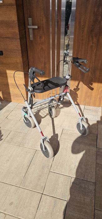 Balkonik skladany chodzik rehabilitacyjny dla osób niepełnosprawnych