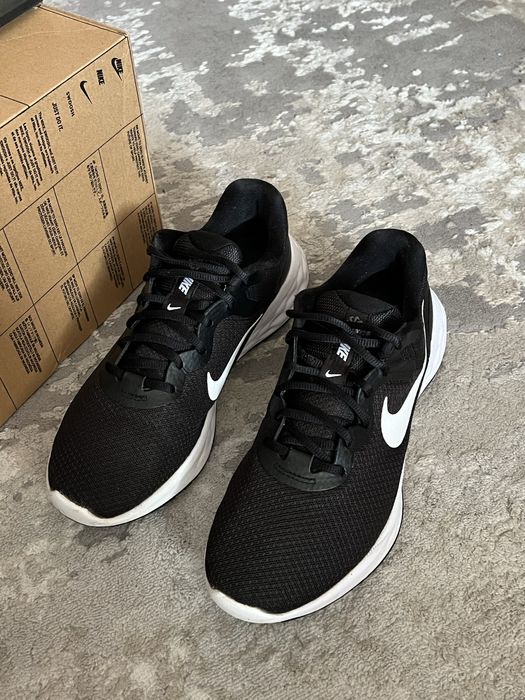 Кросівки Nike Revolution 6