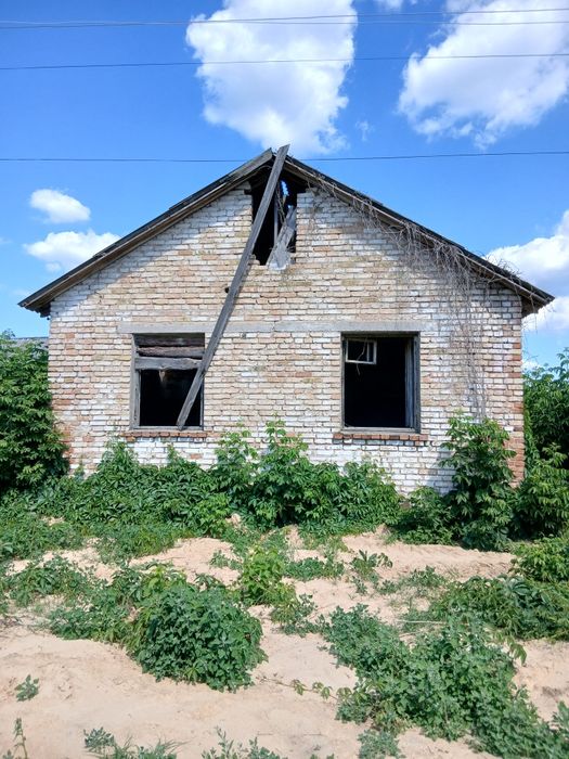 Ділянка з комунікаціями