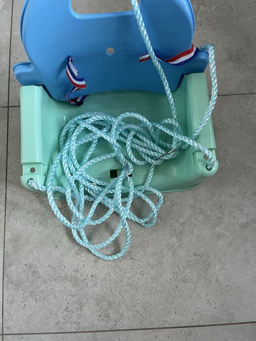 Nowa hustawka dziecieca