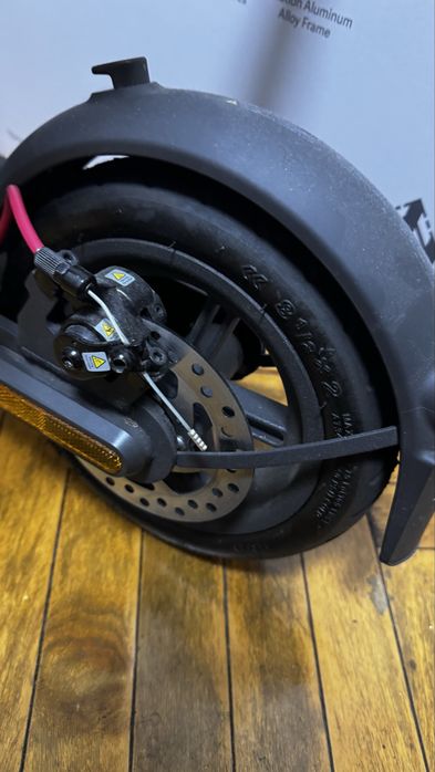 Продам електросамокат Xiaomi mi electric scooter pro 2