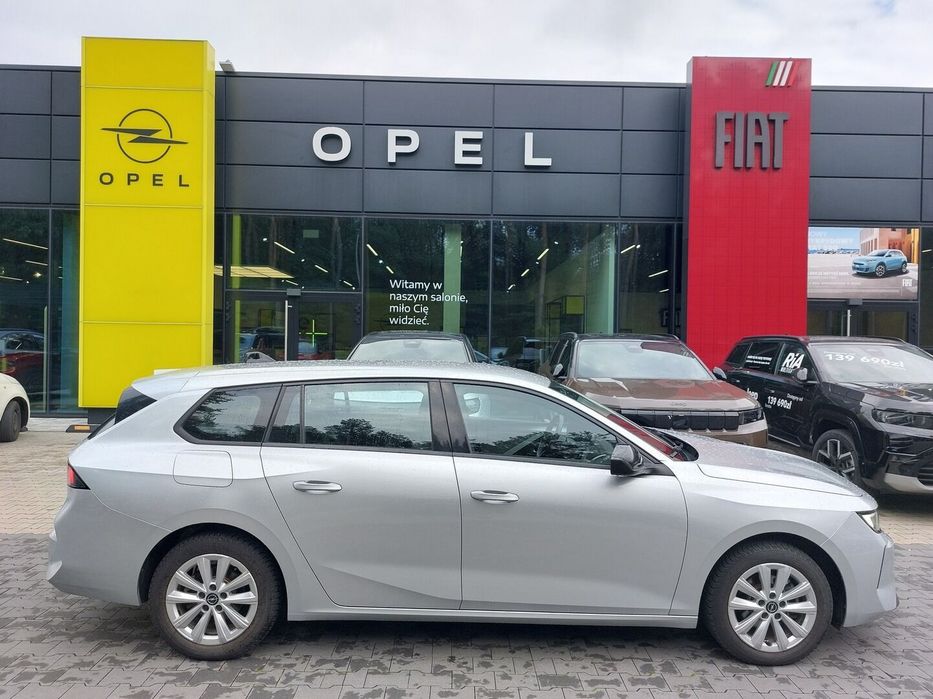 Opel Astra  Opel Astra V 1.2 T Edition S&S  110 km super stan