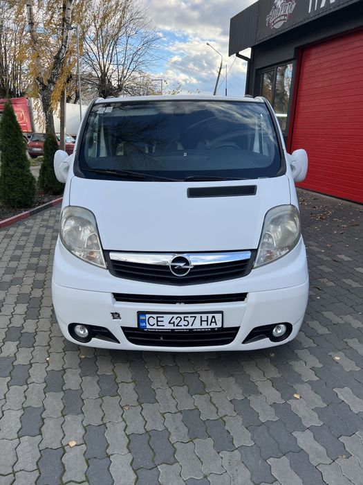 Opel Vivaro 2.5 long