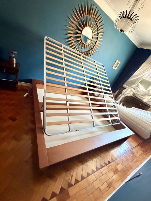 Cama de Casal Super King em Madeira Maçiça com Arrumação — 180 x 200cm