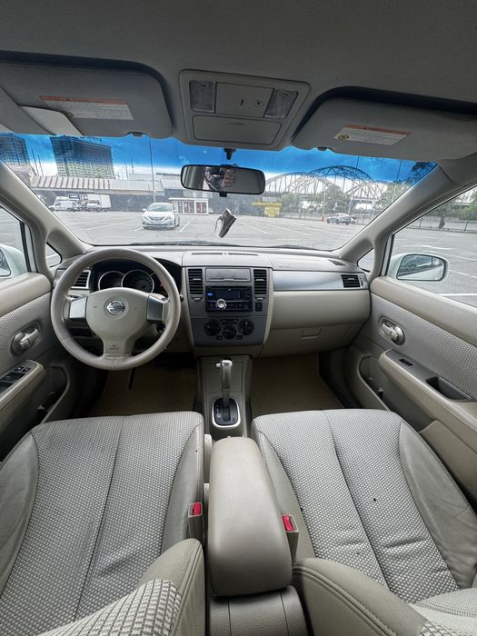 Nissan  Tiida  1.6 автомат