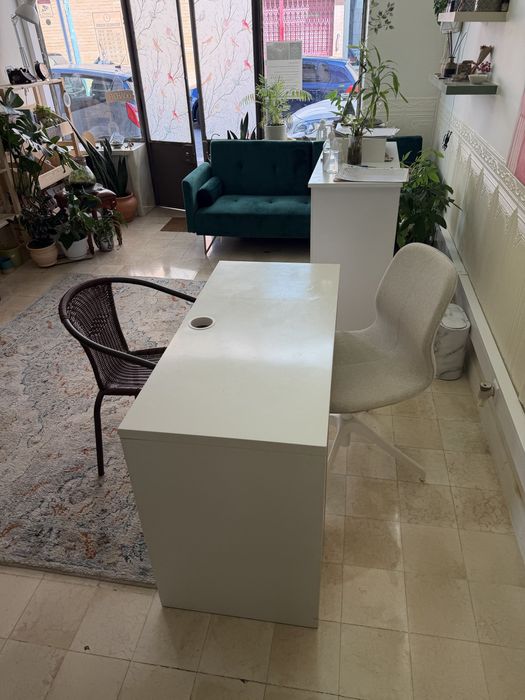 Espaço (mesa)  para manicure e pedicure