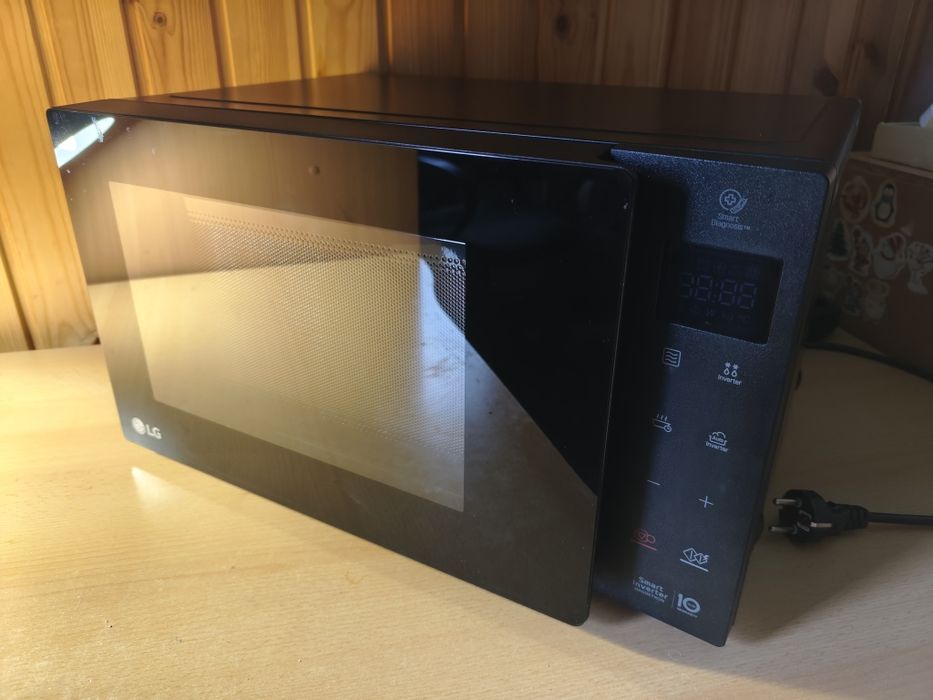 Мікрохвильова піч LG 2336GIB • 1000W