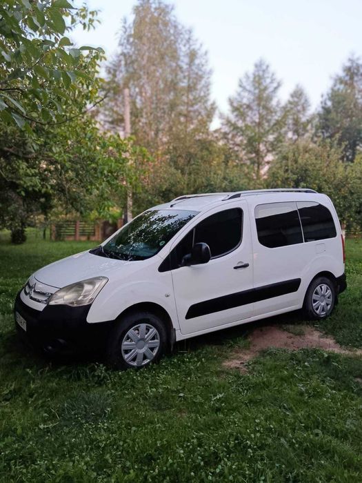 Автомобіль Citroen BERLINGO