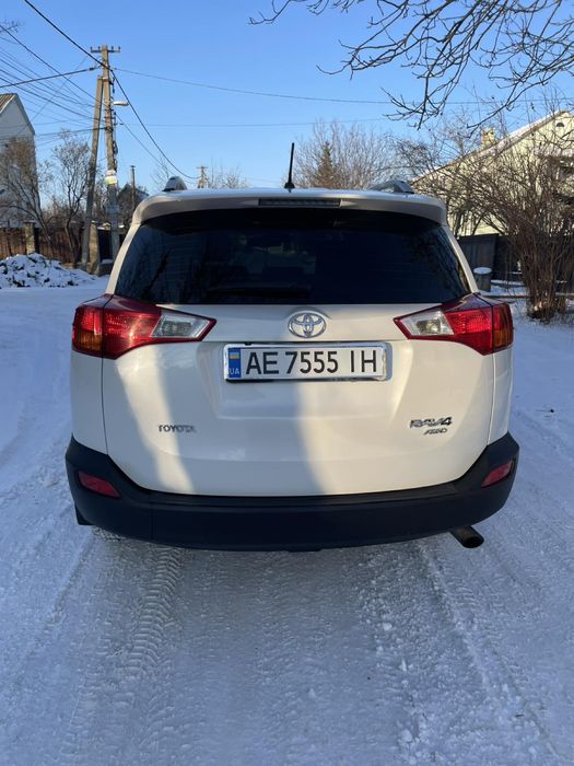 Продам авто Toyota Rav 4 без подкрасов и с родным пробегом