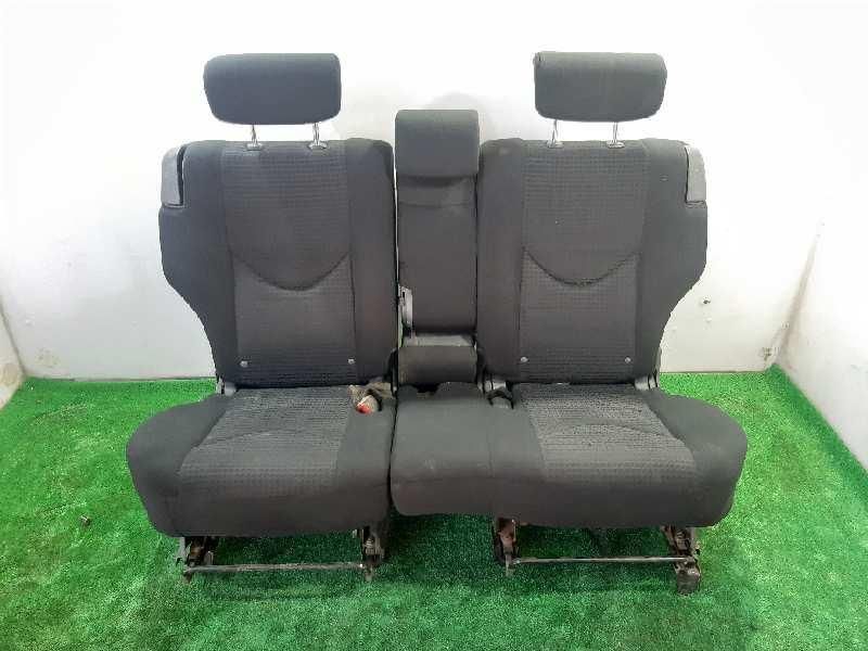 bancos traseiros toyota RAV4