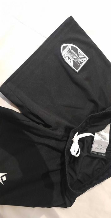 calções criança Vitória Sport club como novos