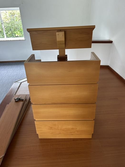 Tribuna / Púlpito Profissional em Madeira Maciça