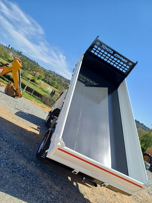 Toyota Dyna [M35.33]
• 3.0L [D-4D] 144HP 
》[Tri-Basculante]