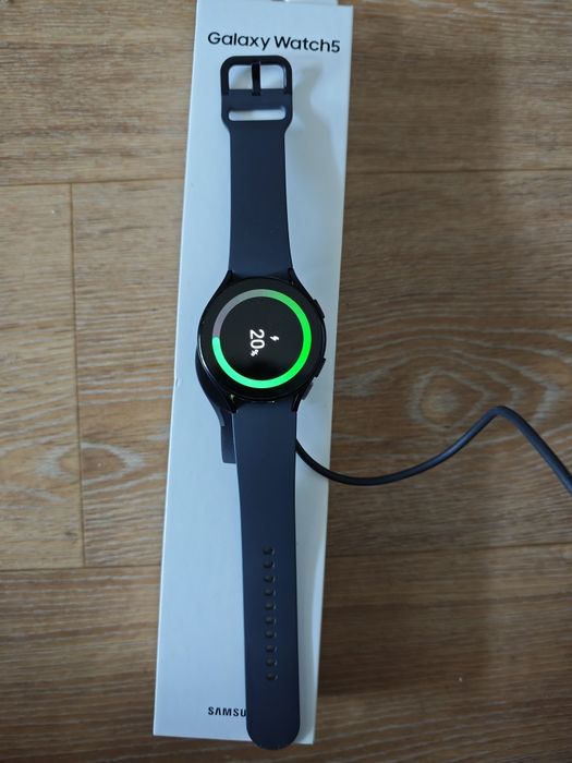 SAMSUNG Galaxy Watch5