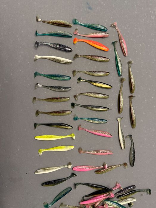 Lote de 80 vinis para pesca