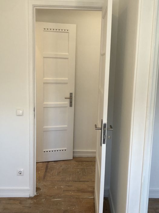 Faço Pintura interior e esterio .