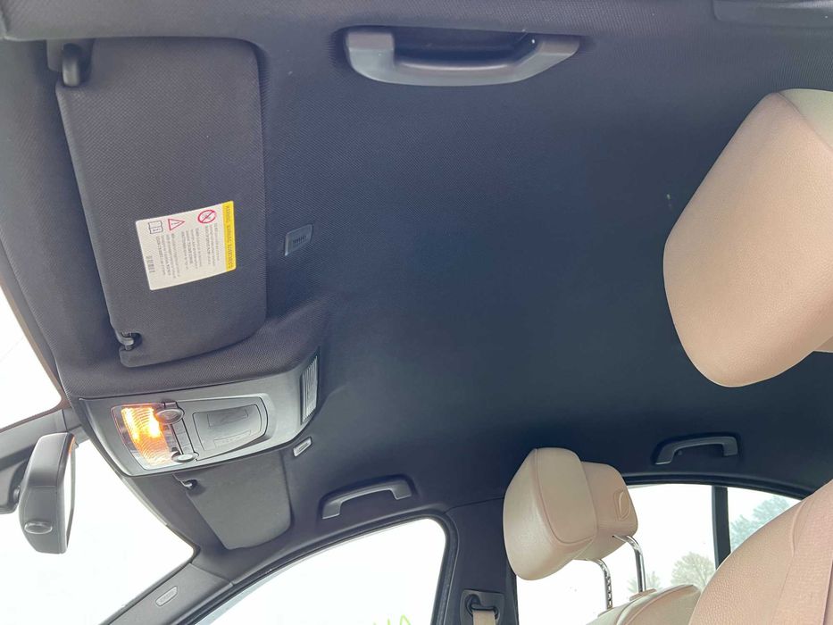 Чорний потолок BMW F10 Козирки Плафони