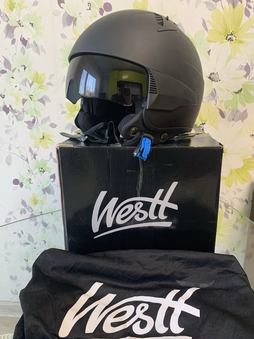 Продам шолом,стан нового,жодних царапин чи пошкоджень,