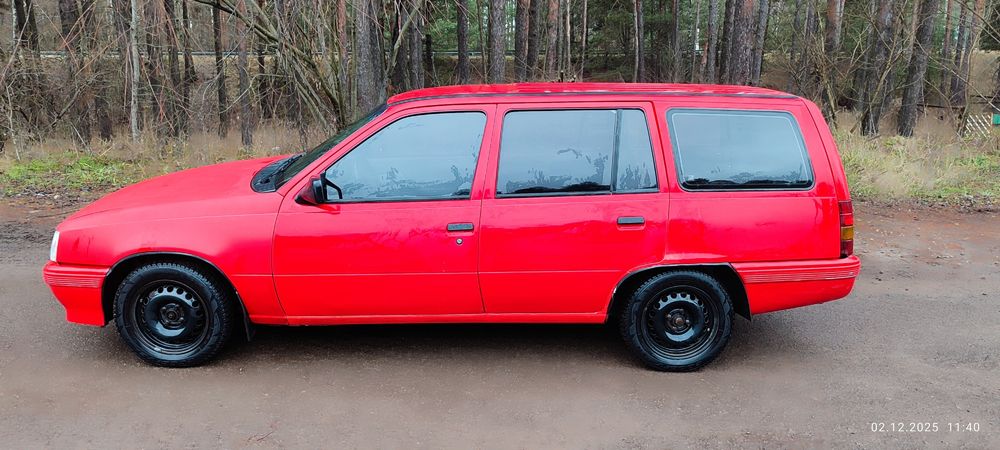 Продам свою надійну процювиту ластівку,Опель кадет 1.3 газ/бензин,27 т. Пробіг після капітального ремонту двигуна,ходова перебрала, пороги посварені в цьому році,передні ричаги також робились в цьому році,зимова гума 14R  гудиєр протектор 6 мм. Також на дисках літня резина Trian 13R також протектор 6 мм.м'ягенька без проколів та гриж,усі питання в особисті