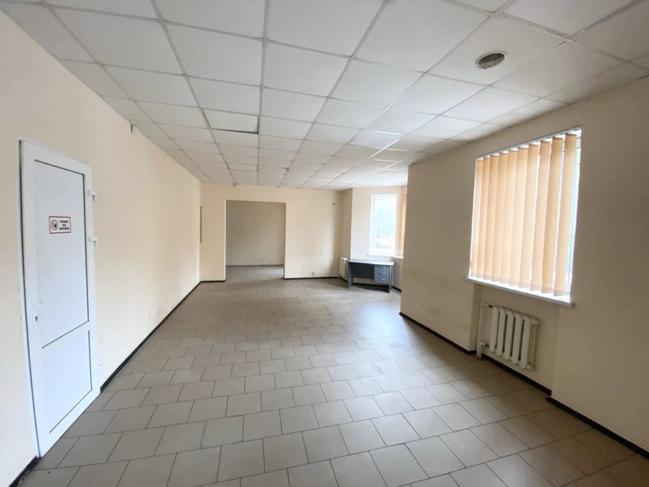 Продаж приміщення в Крюкові біля зупинки