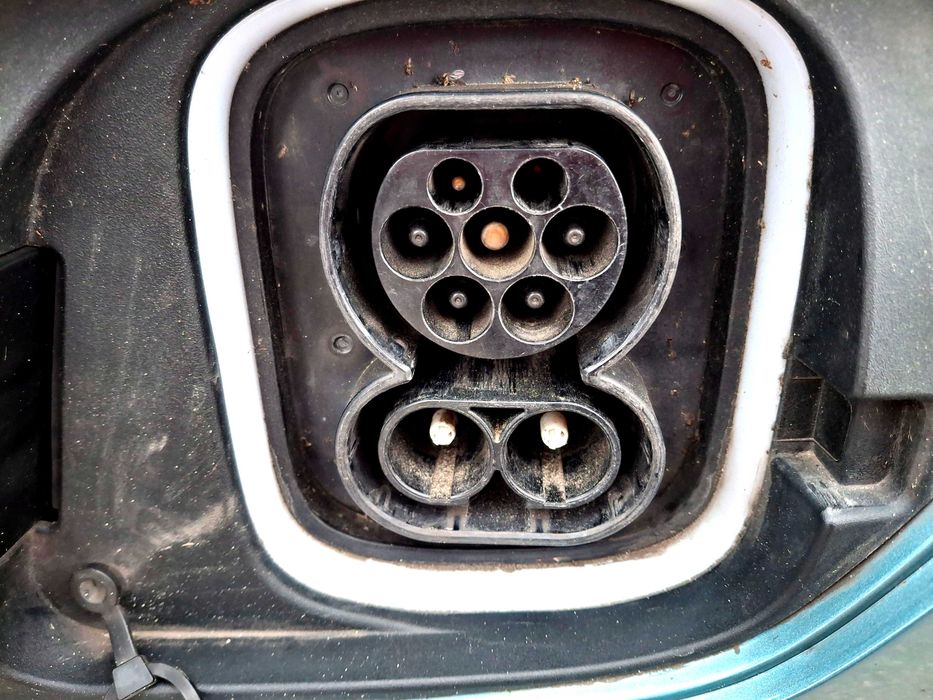 Hyundai Kona Electric. 64 kw.