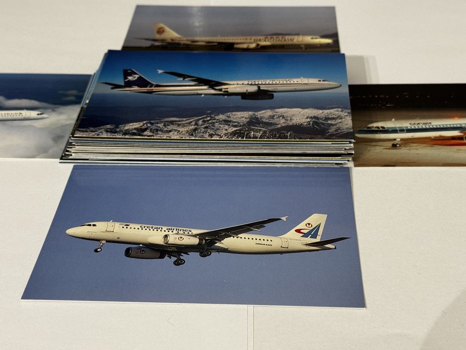 Zestaw 50 pocztówek z samolotami marki Airbus