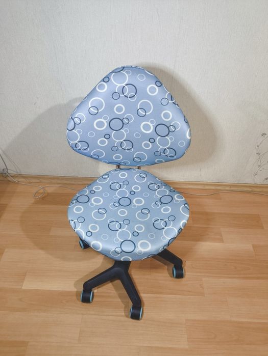 Продам стул детский ортопедический